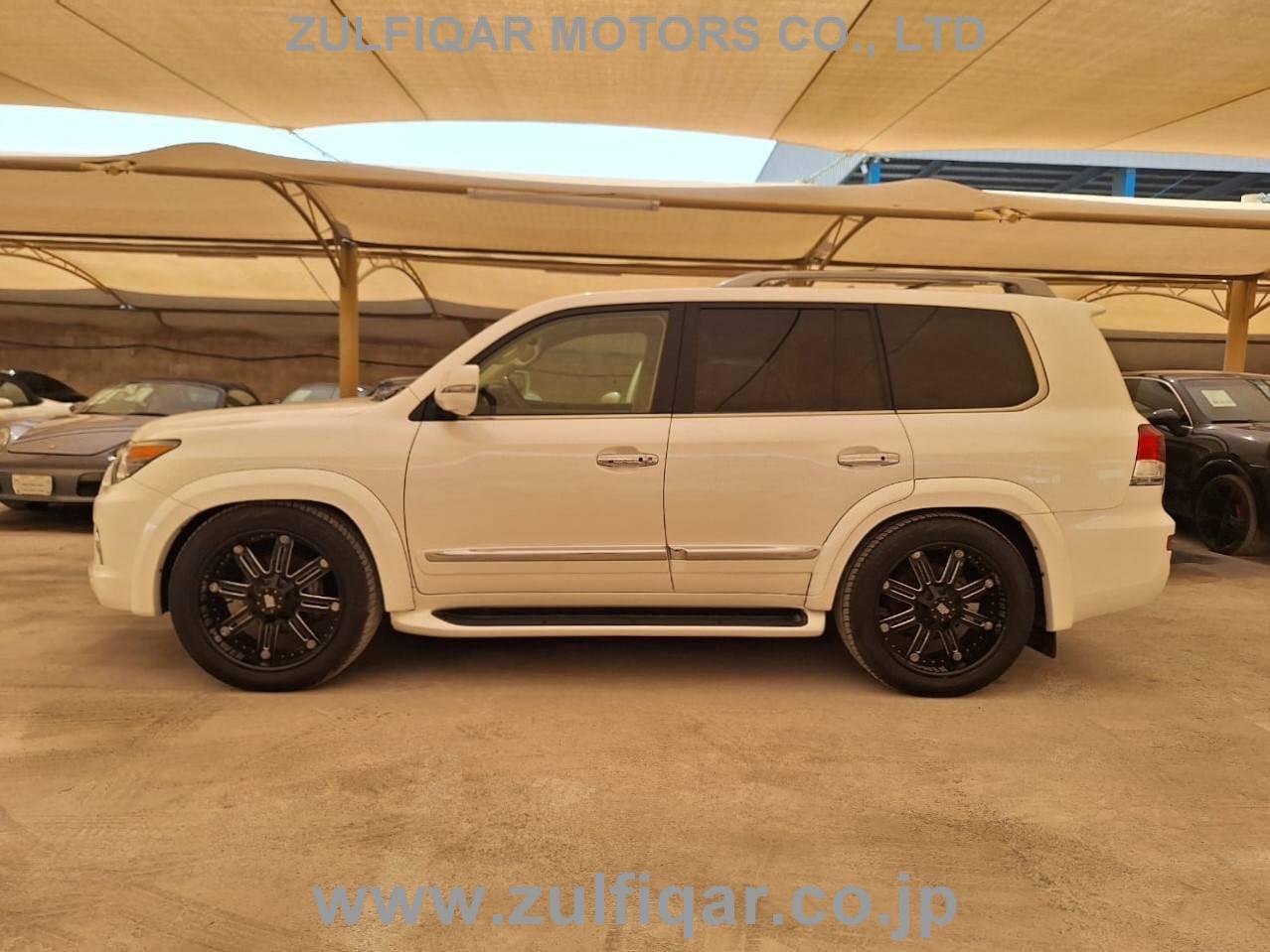 LEXUS LX 570 2014 Image 2