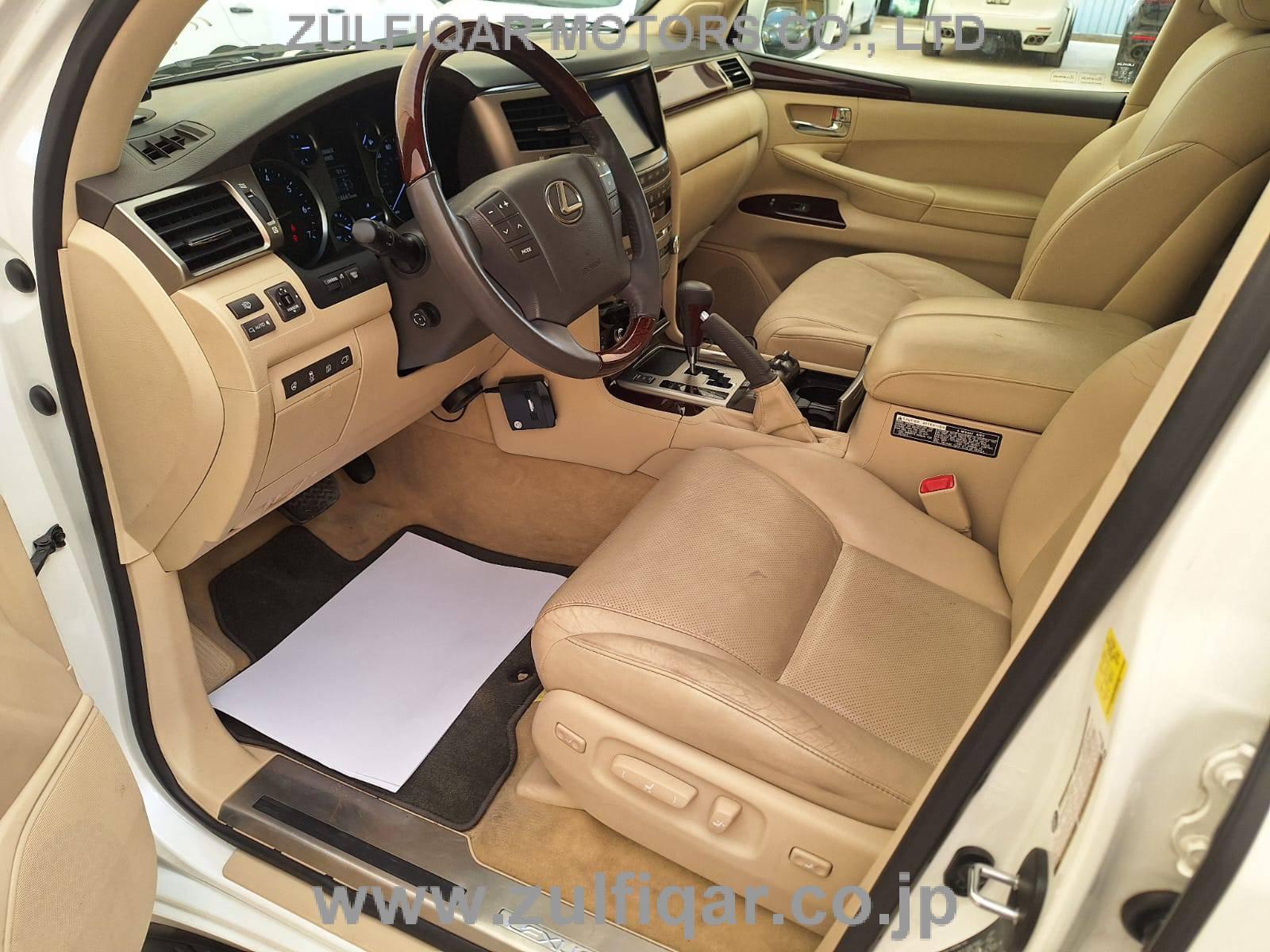 LEXUS LX 570 2014 Image 19