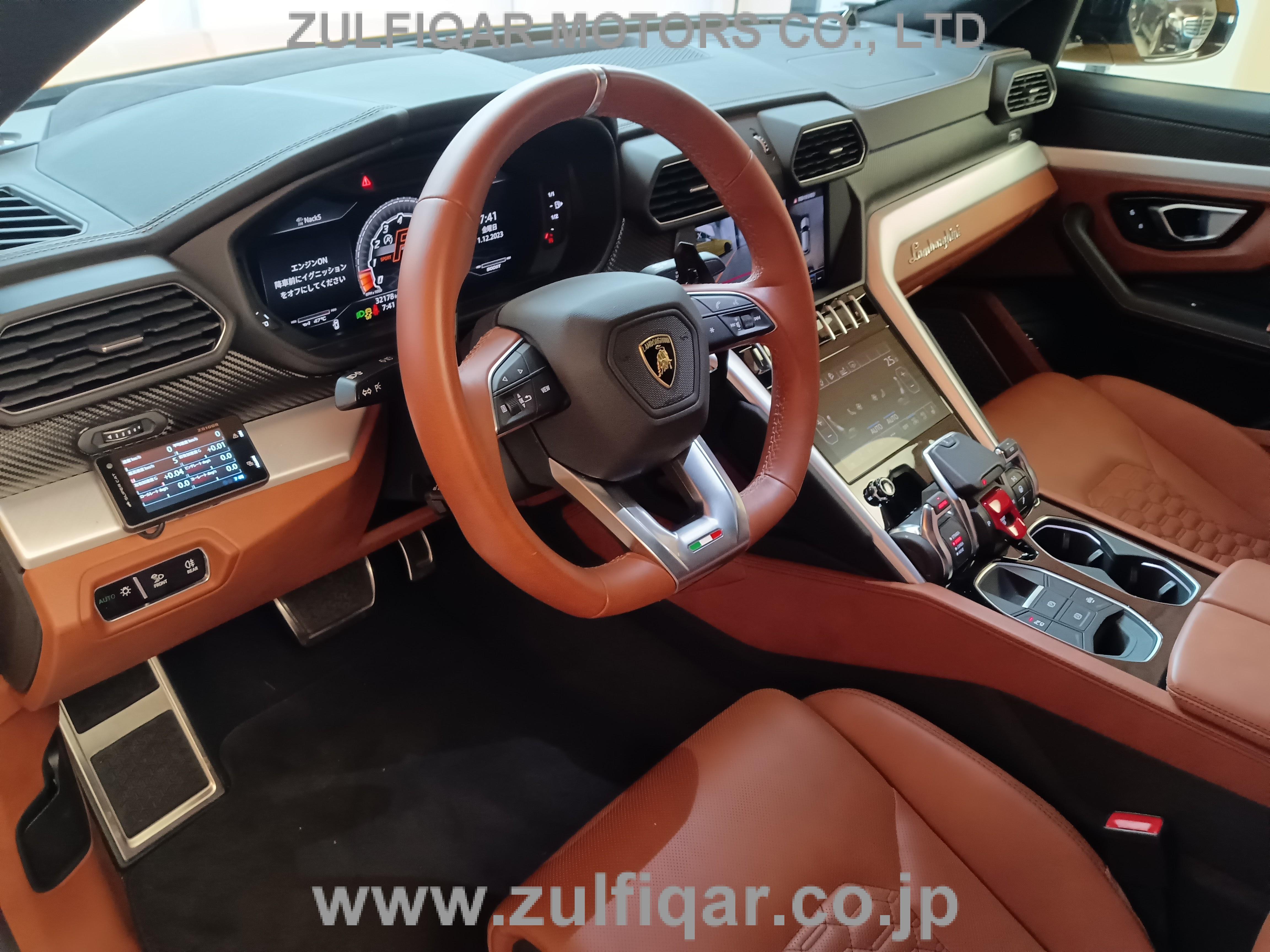 LAMBORGHINI URUS 2018 Image 2
