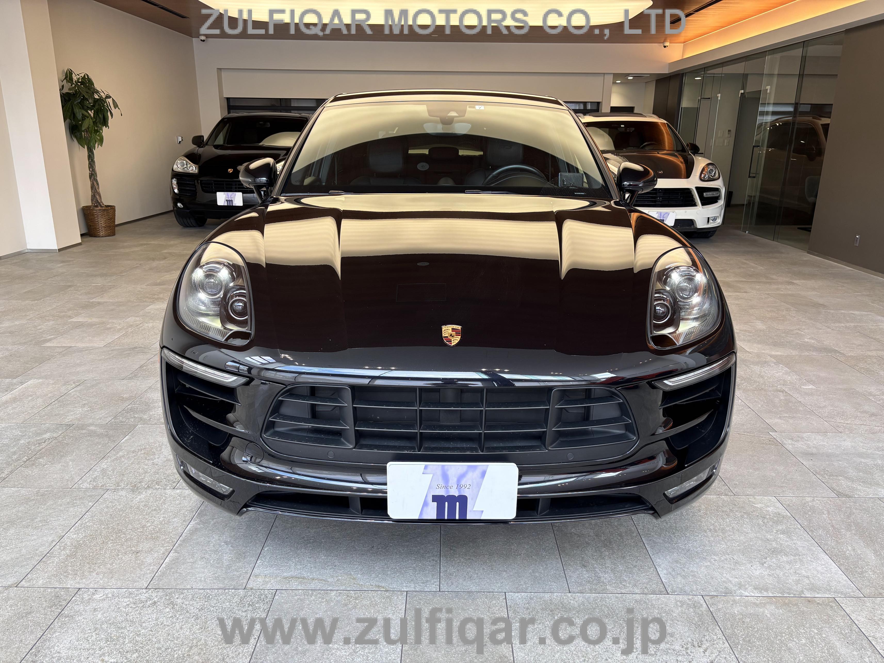 PORSCHE MACAN 2017 Image 2