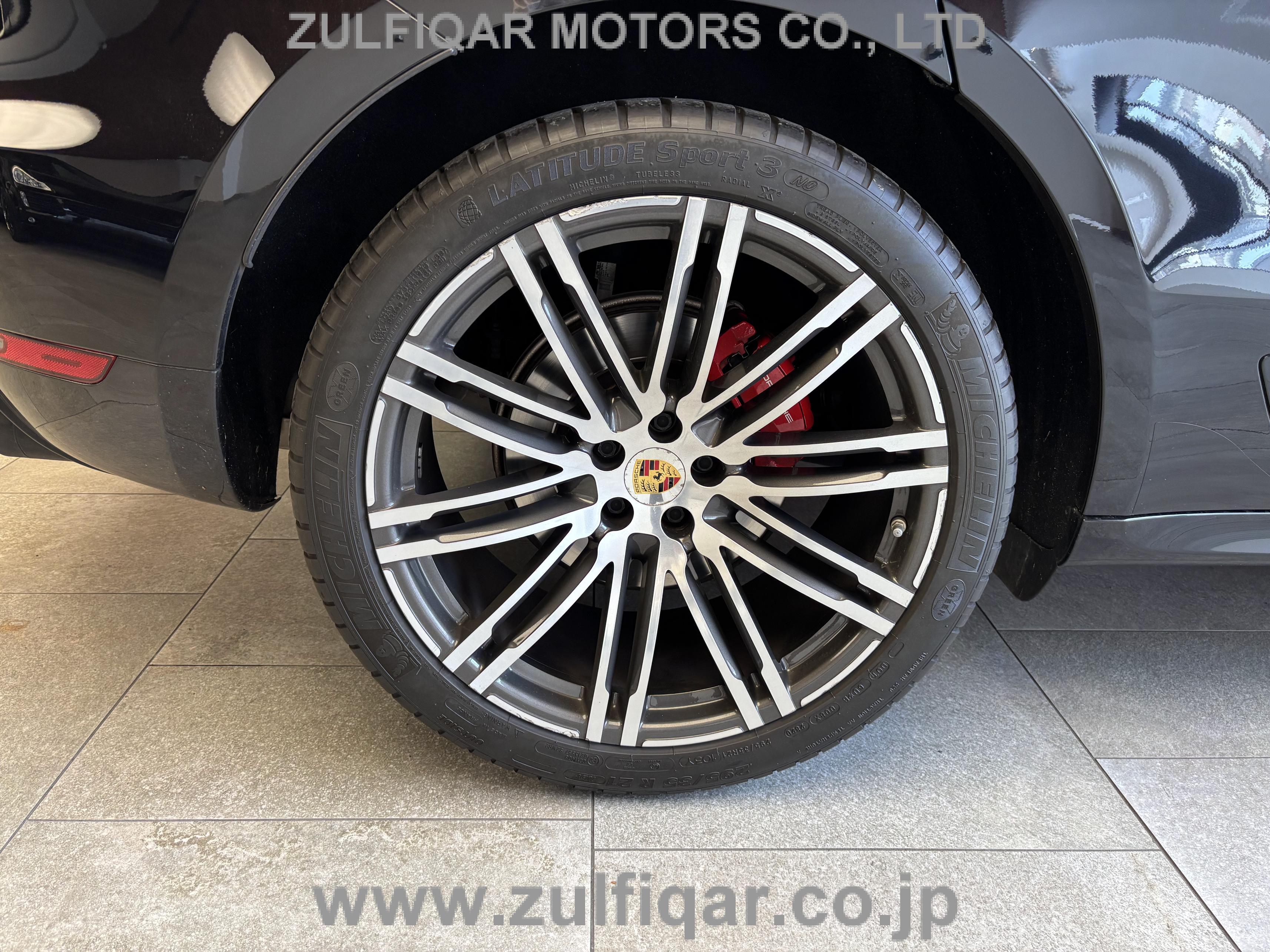 PORSCHE MACAN 2017 Image 11