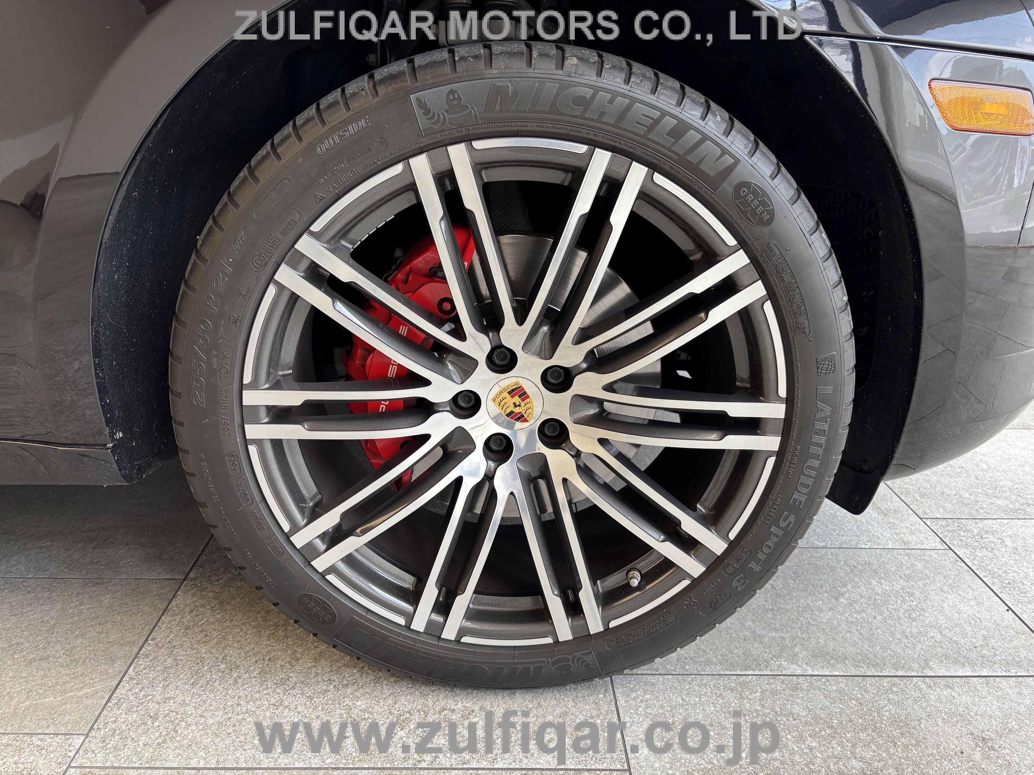 PORSCHE MACAN 2017 Image 12