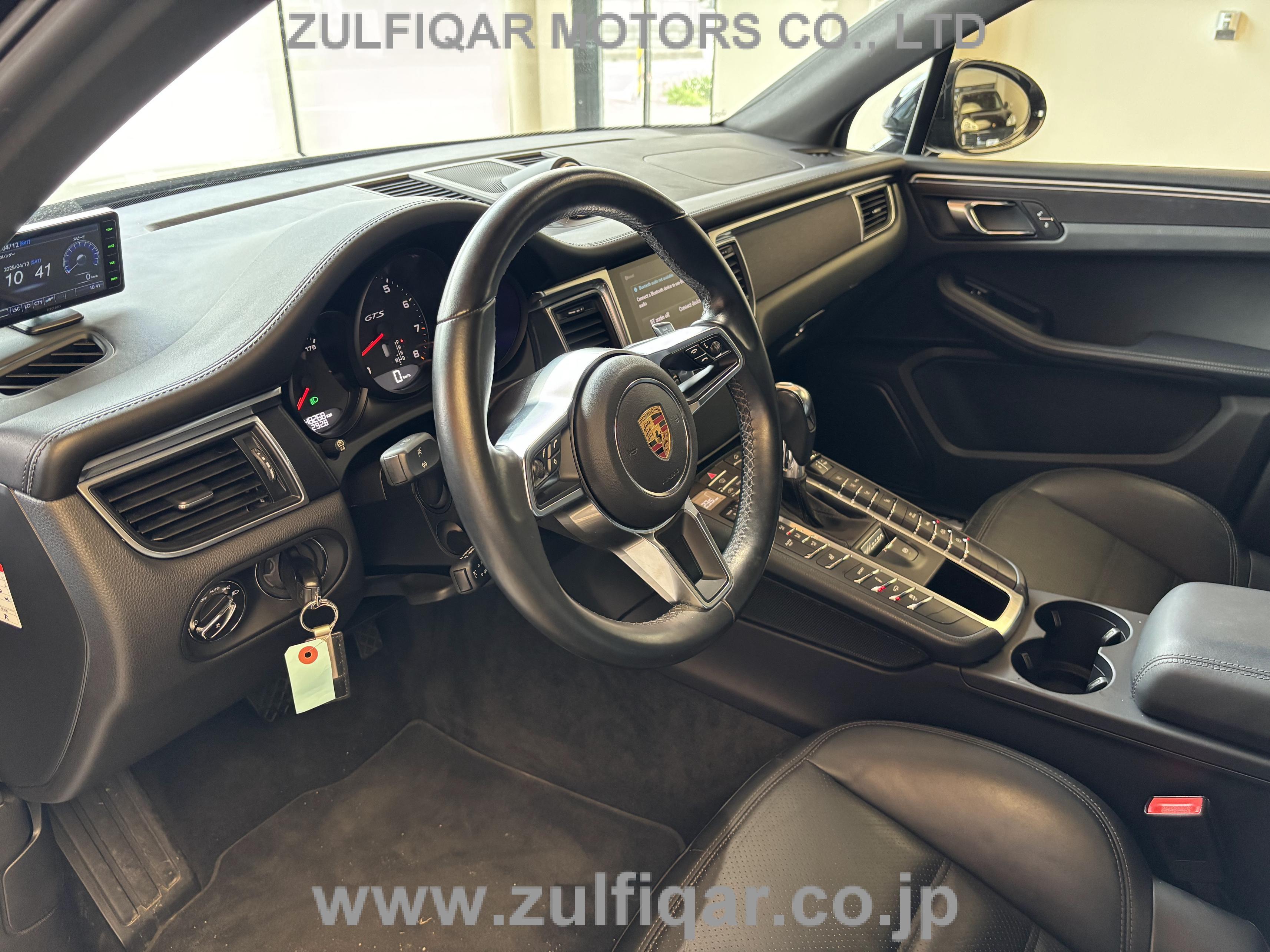 PORSCHE MACAN 2017 Image 21