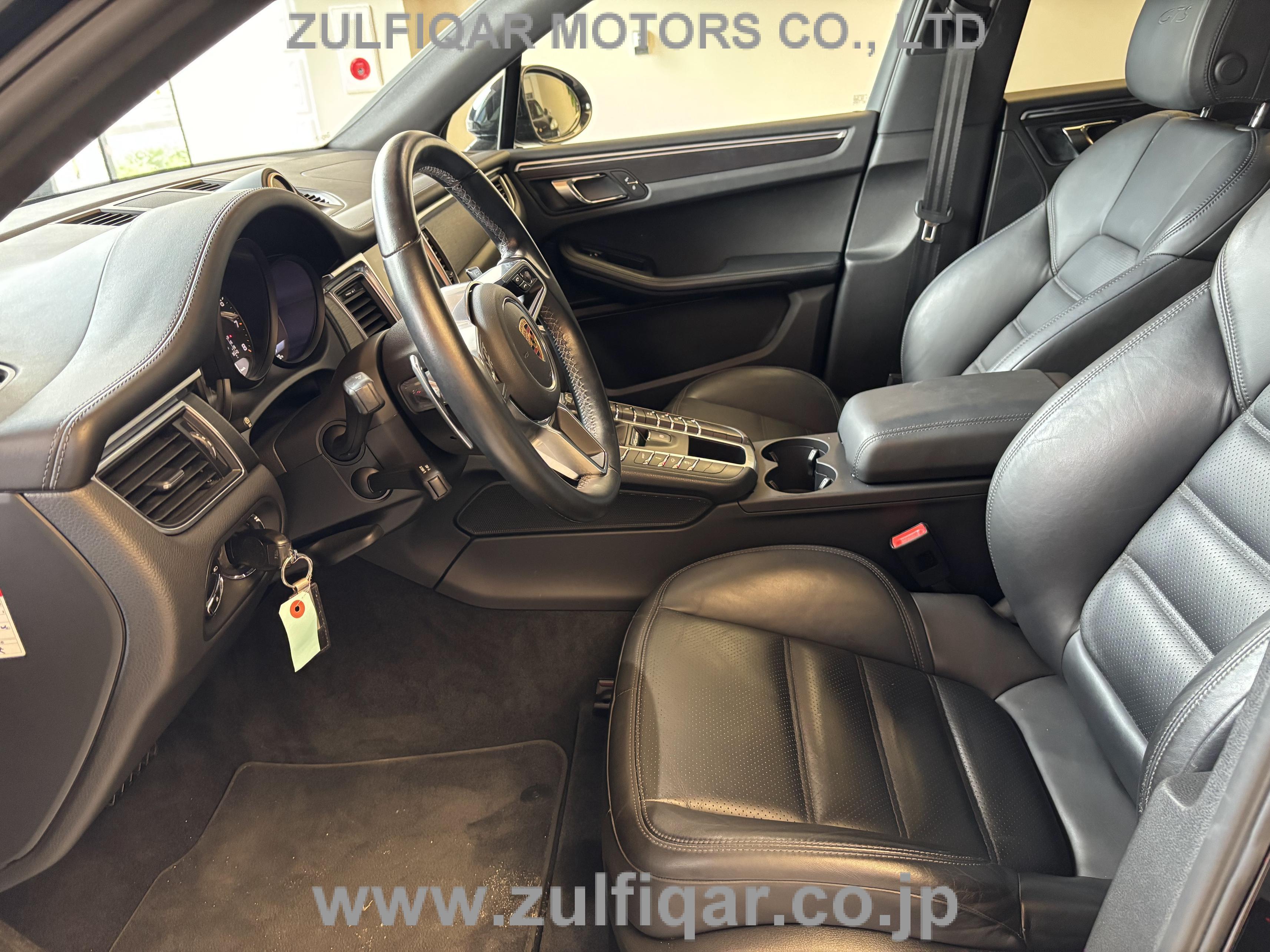 PORSCHE MACAN 2017 Image 22