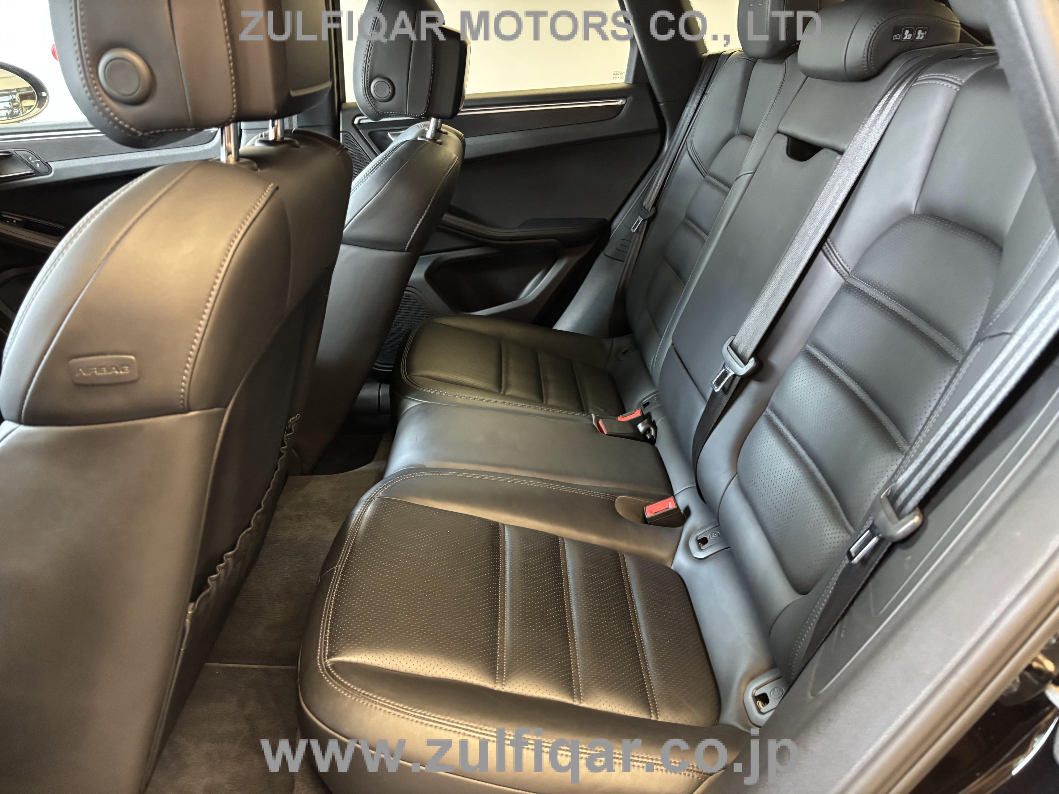 PORSCHE MACAN 2017 Image 25