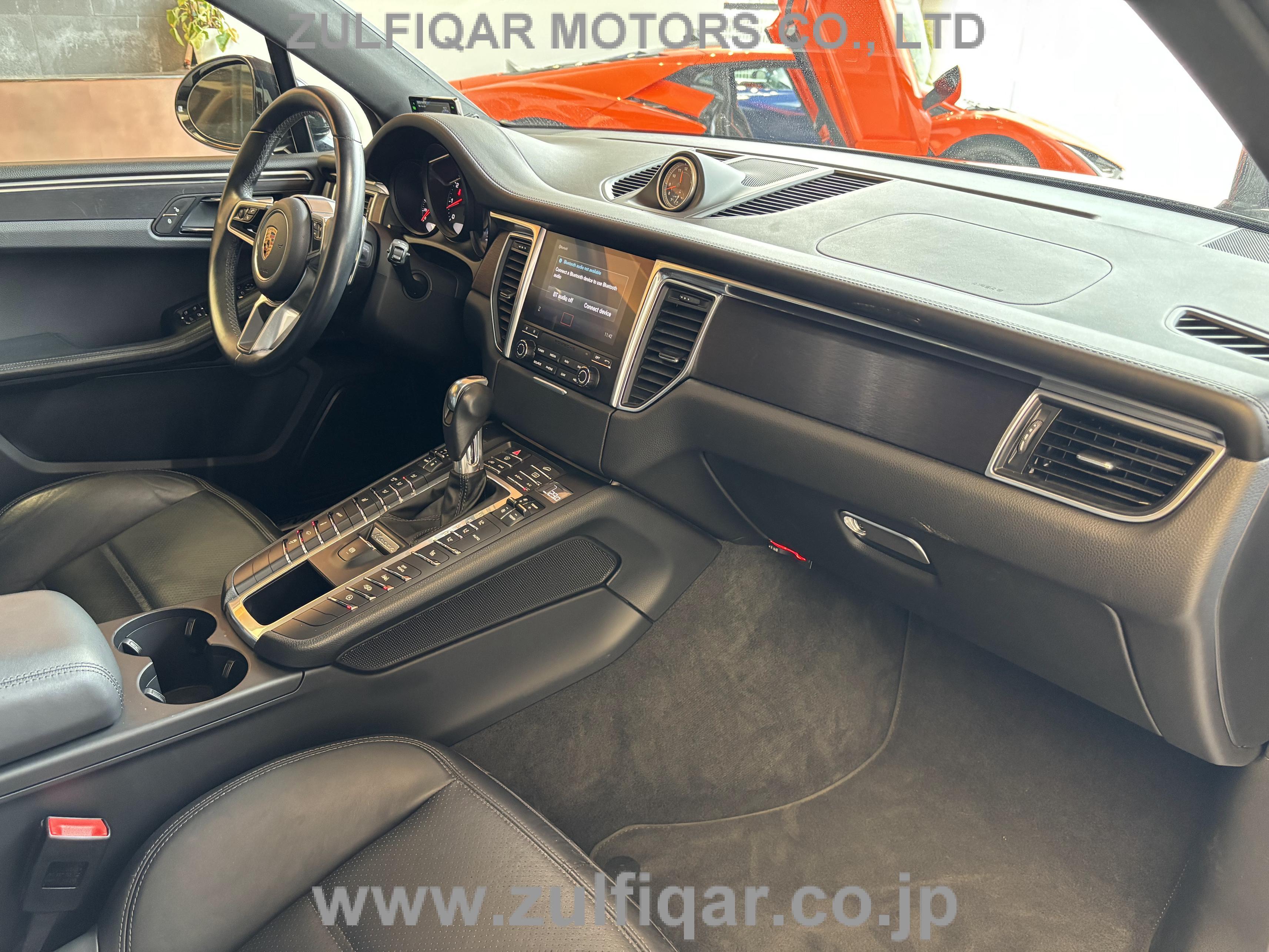 PORSCHE MACAN 2017 Image 27