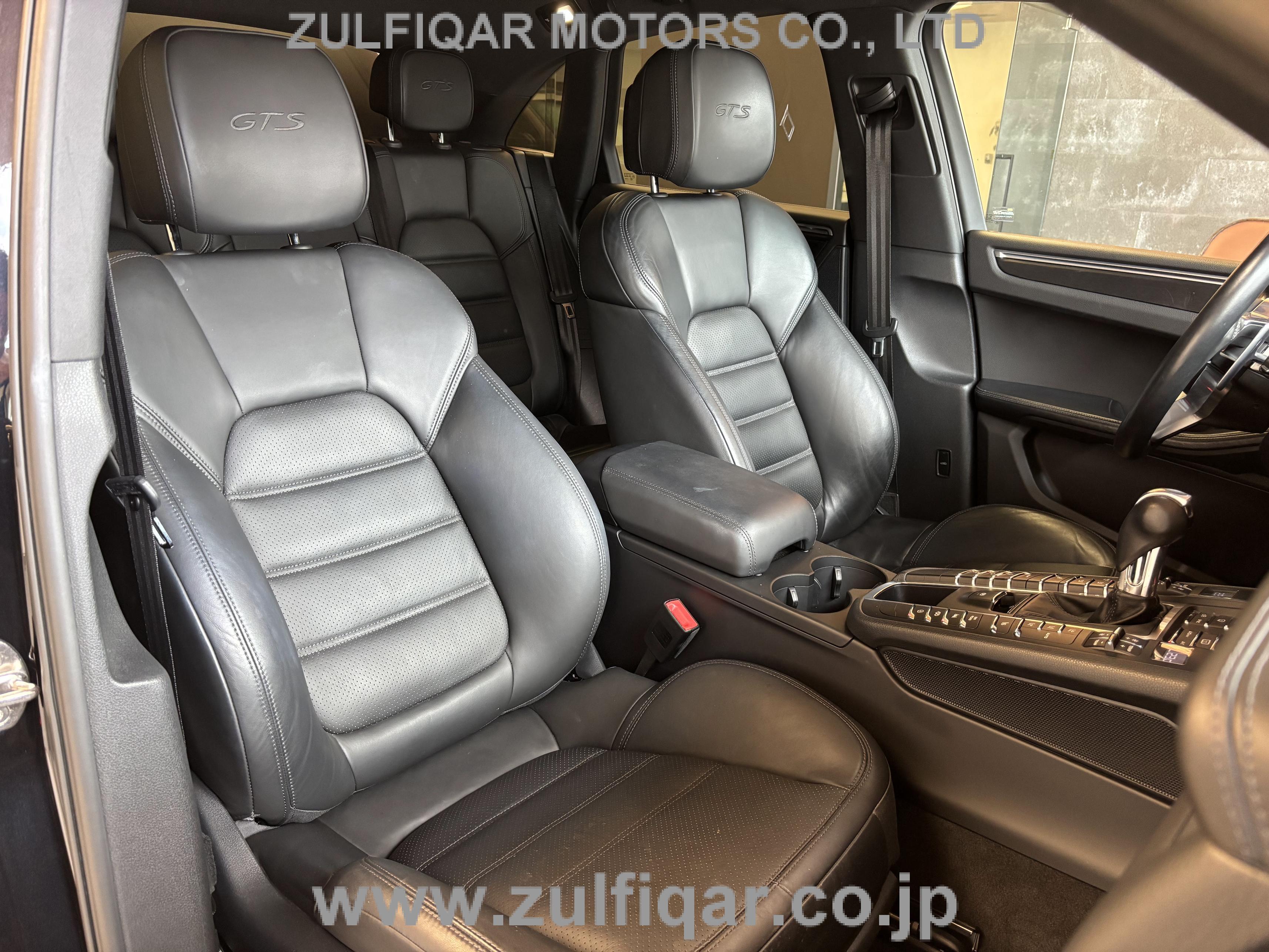 PORSCHE MACAN 2017 Image 29