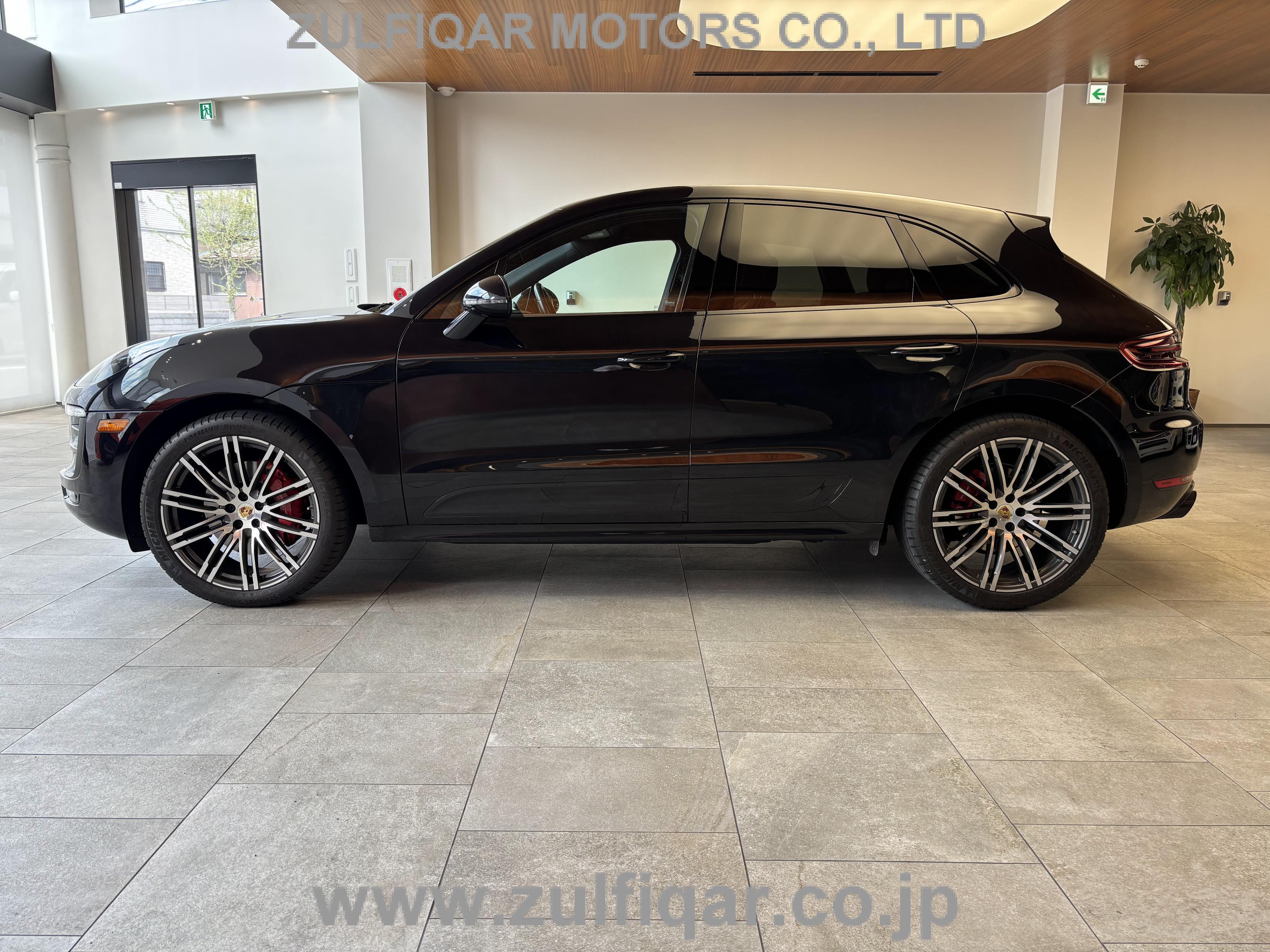 PORSCHE MACAN 2017 Image 8