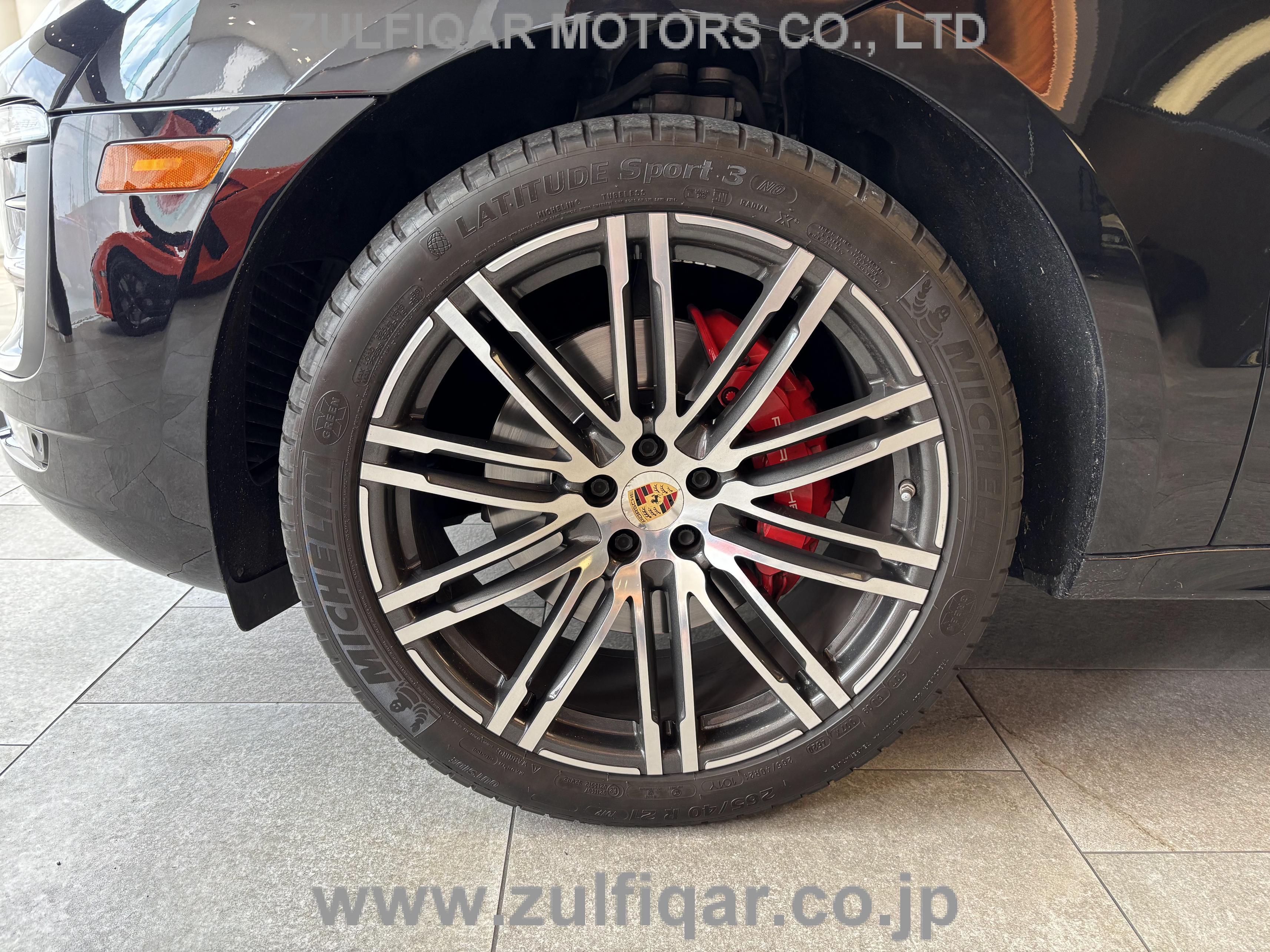 PORSCHE MACAN 2017 Image 9