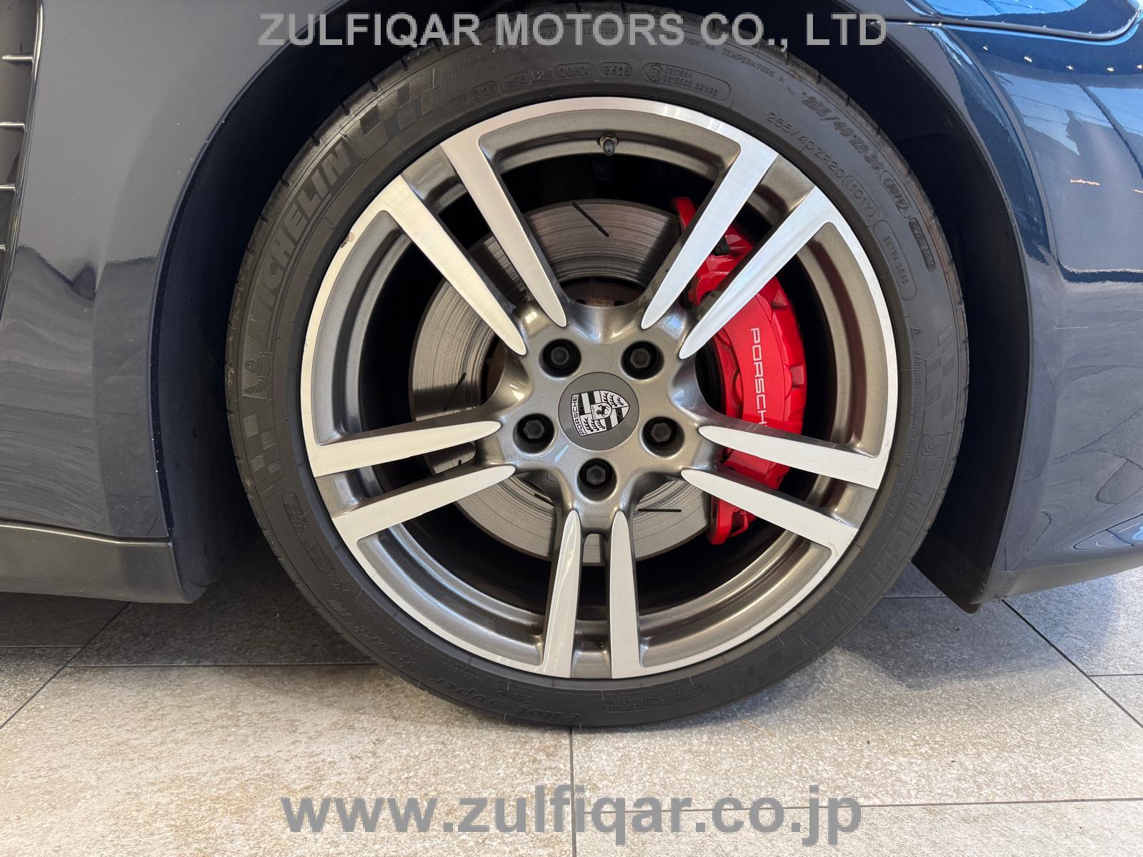 PORSCHE PANAMERA 2012 Image 12