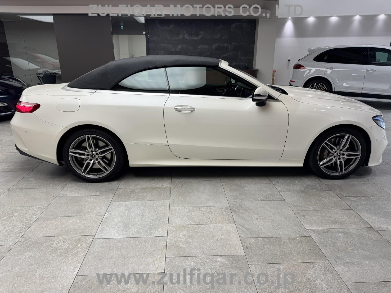 MERCEDES BENZ E CLASS 2018 Image 12