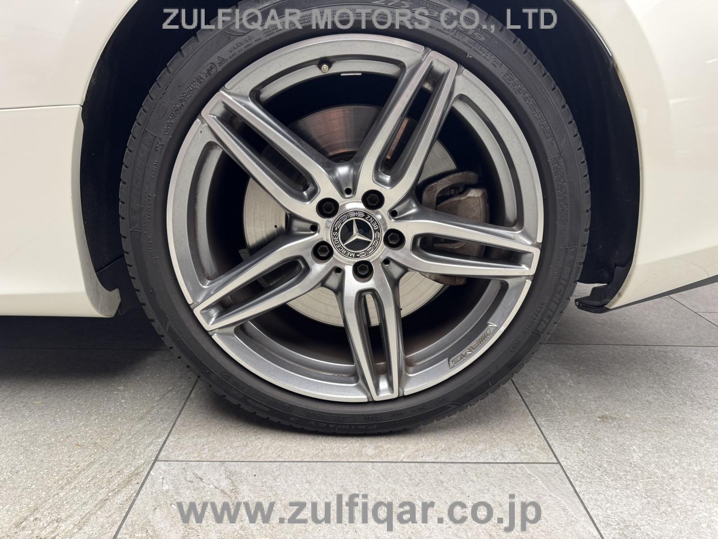 MERCEDES BENZ E CLASS 2018 Image 24