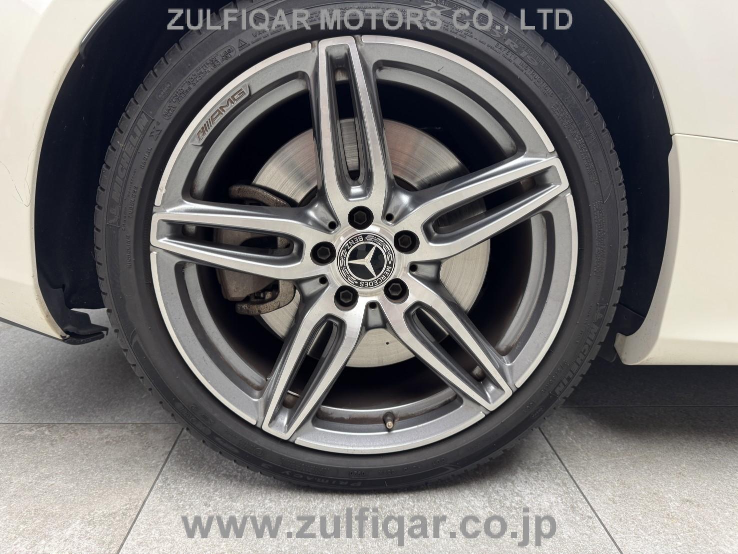 MERCEDES BENZ E CLASS 2018 Image 25