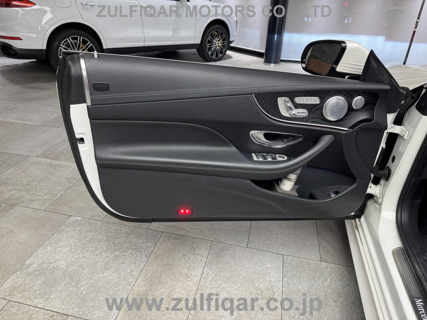 MERCEDES BENZ E CLASS 2018 Image 36