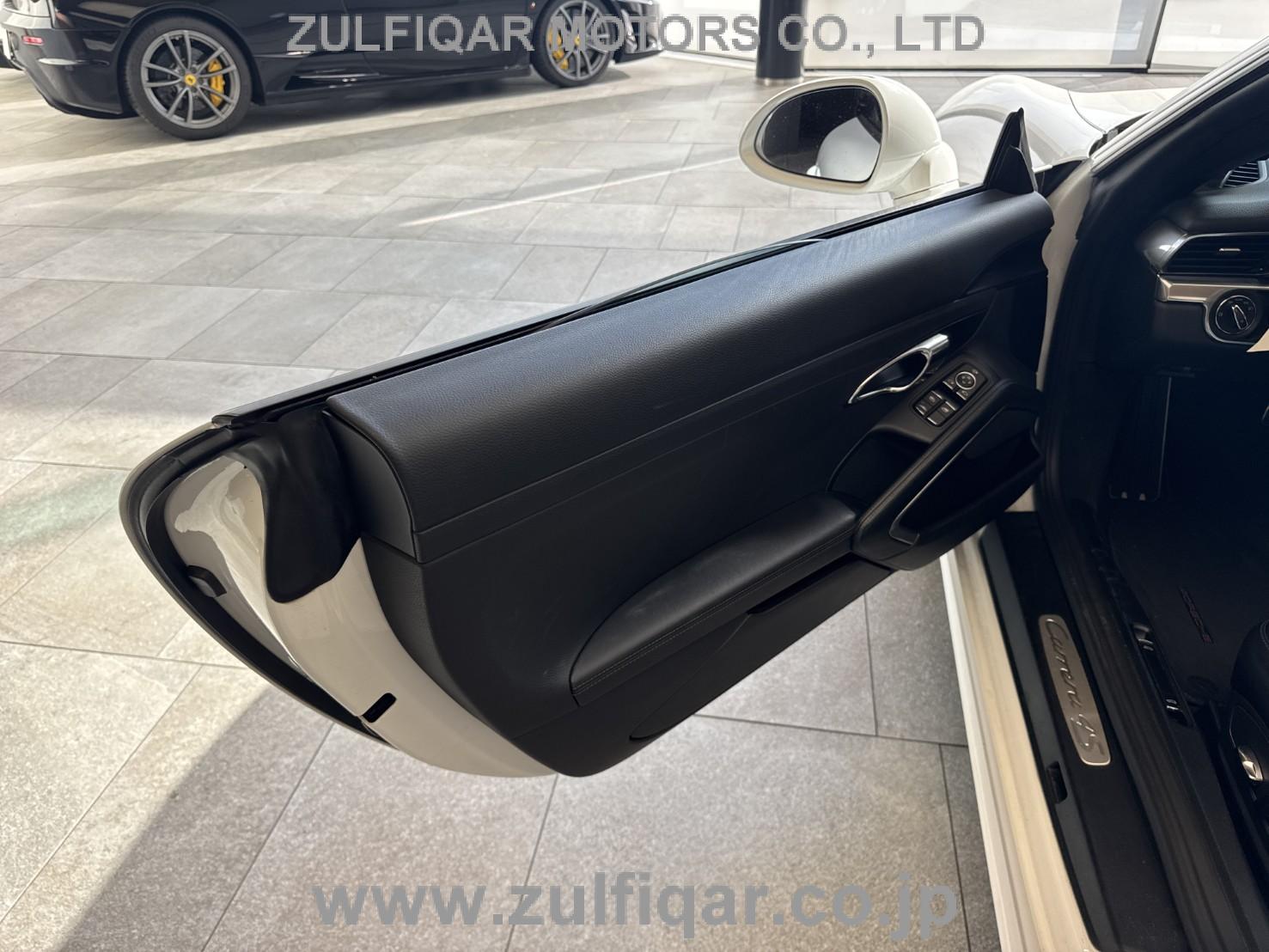 PORSCHE 911 2016 Image 26