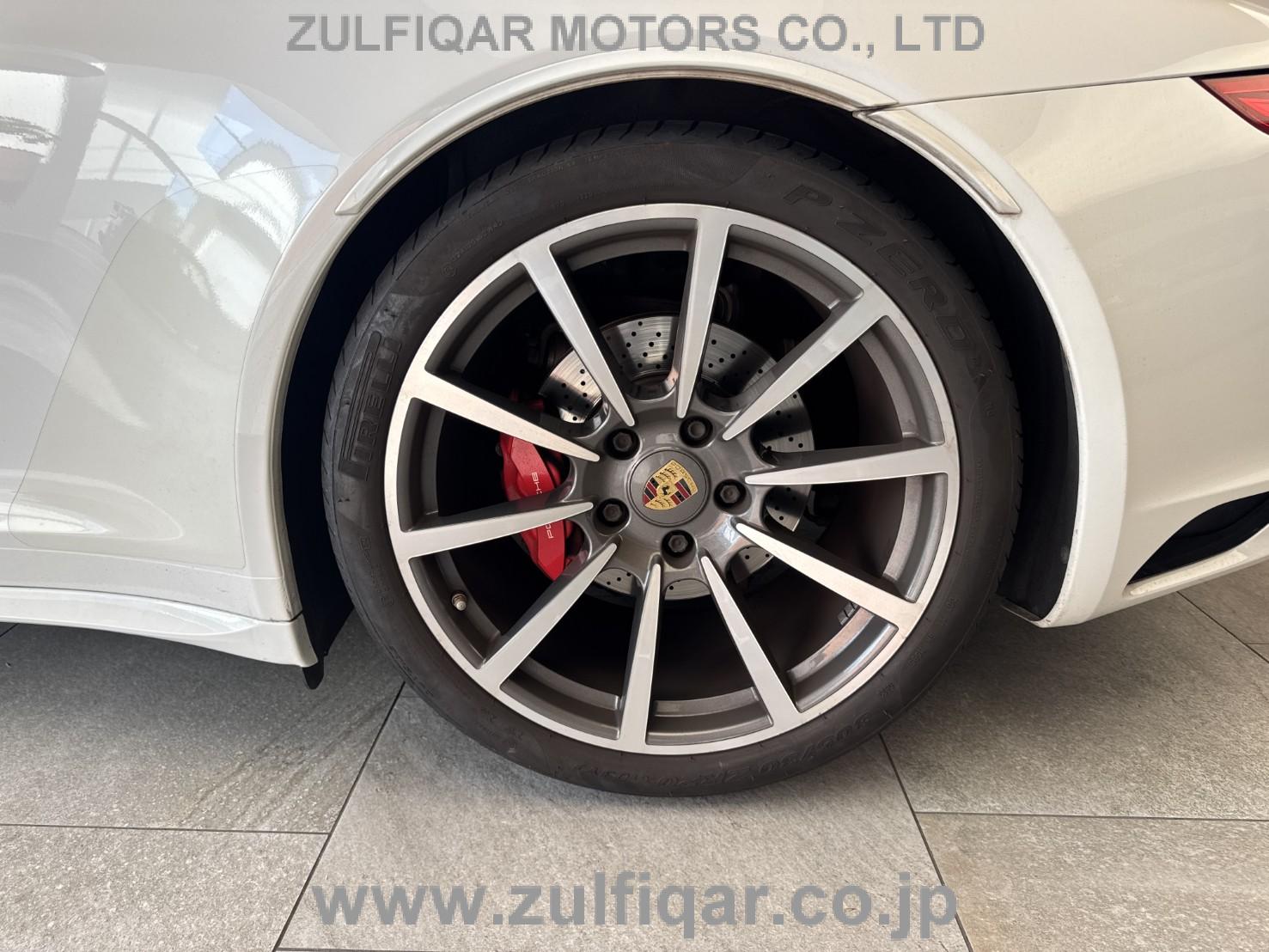 PORSCHE 911 2016 Image 32