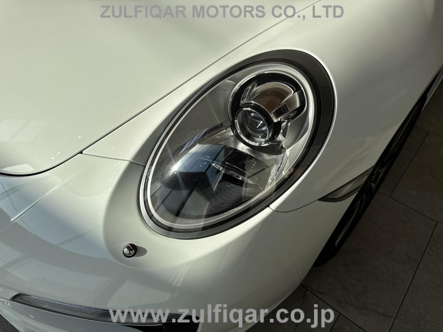 PORSCHE 911 2016 Image 35