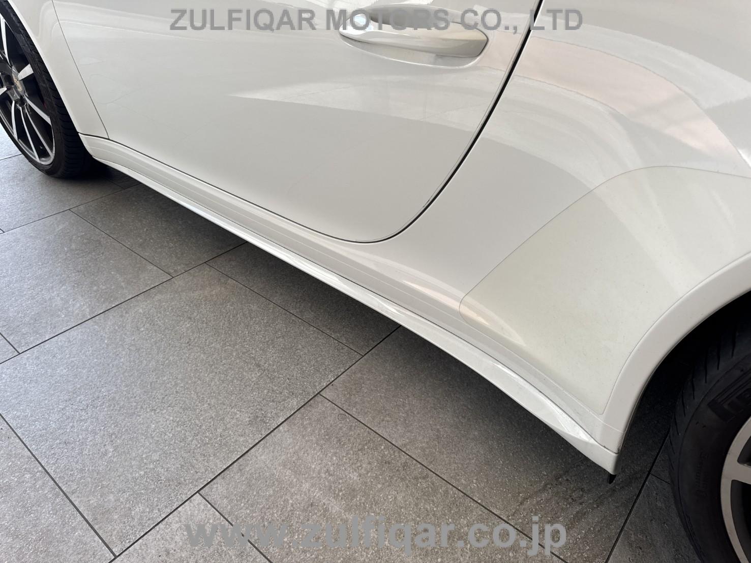 PORSCHE 911 2016 Image 38
