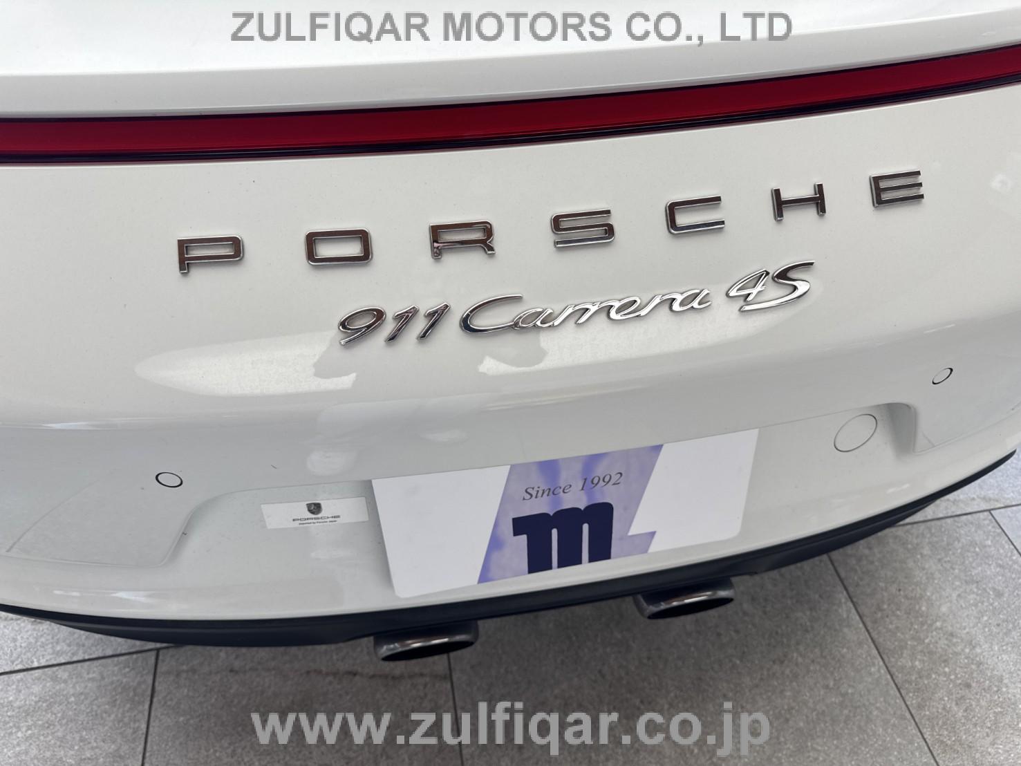 PORSCHE 911 2016 Image 40