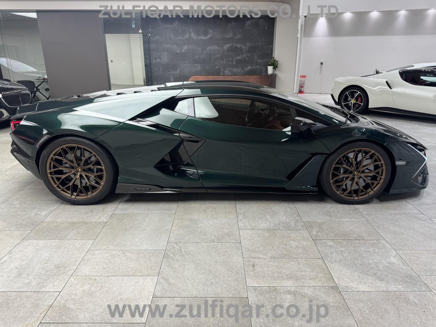 LAMBORGHINI REVUELTO 2025 Image 12
