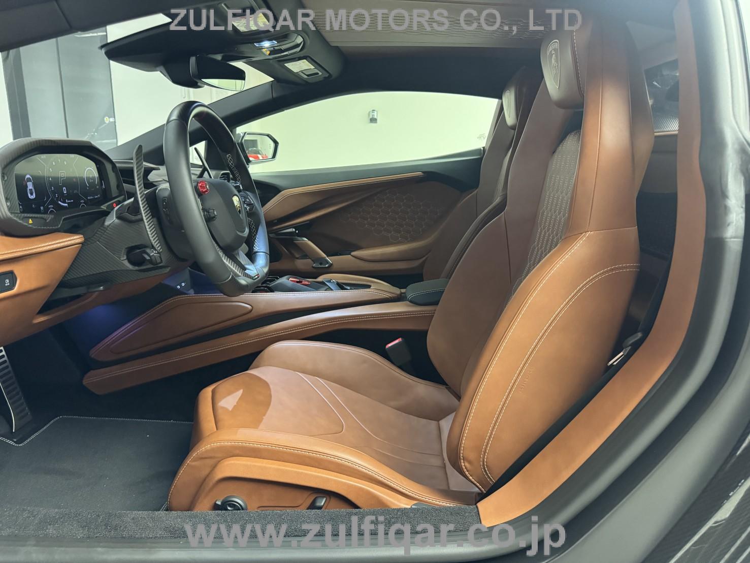 LAMBORGHINI REVUELTO 2025 Image 24