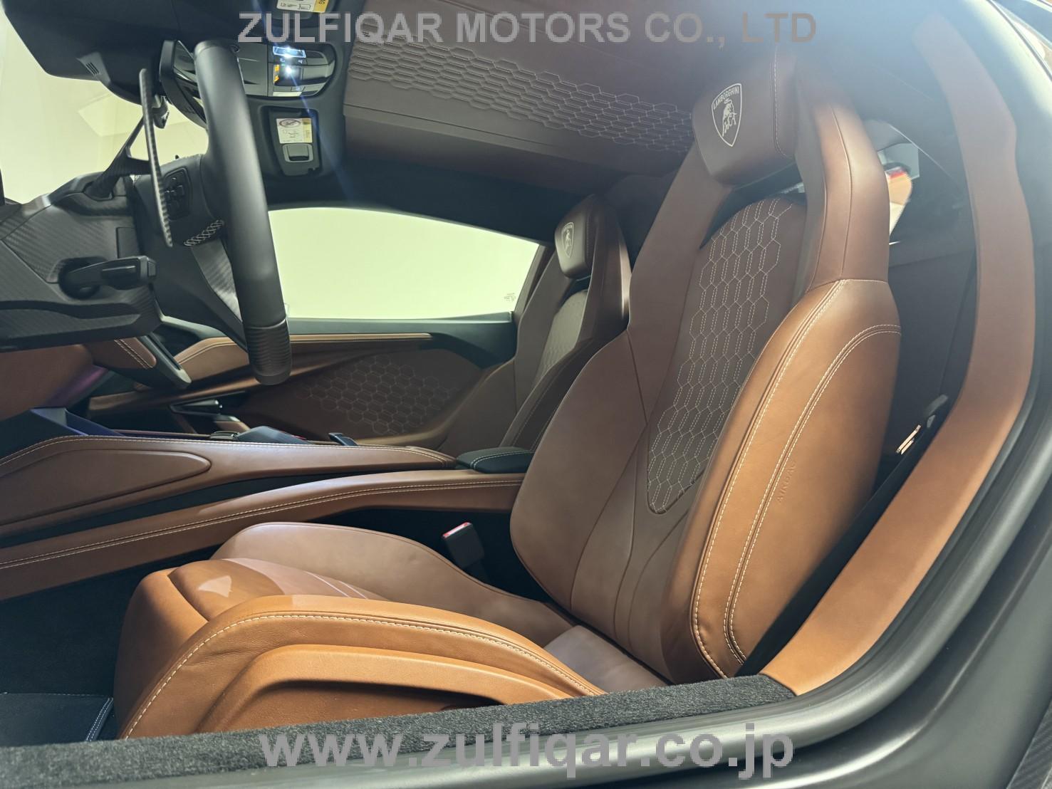 LAMBORGHINI REVUELTO 2025 Image 25