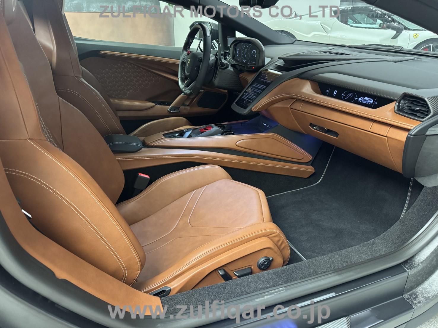 LAMBORGHINI REVUELTO 2025 Image 27