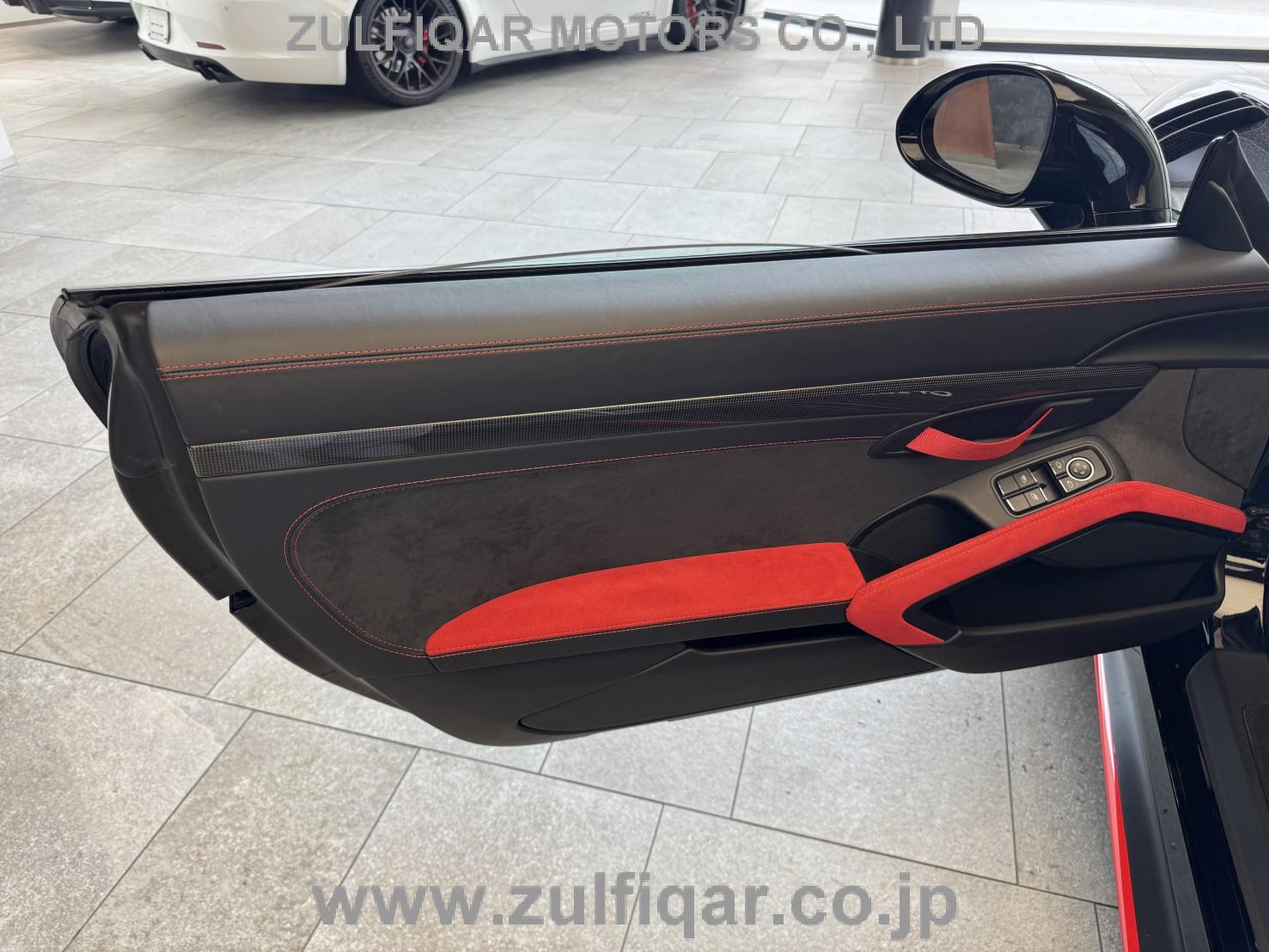 PORSCHE 911 2019 Image 12