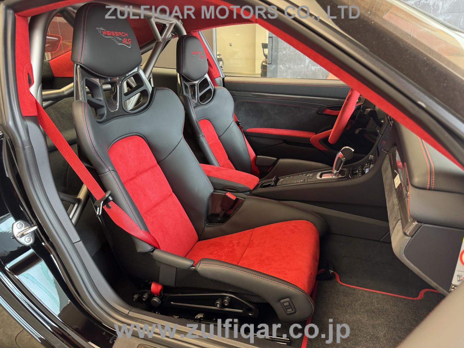 PORSCHE 911 2019 Image 21