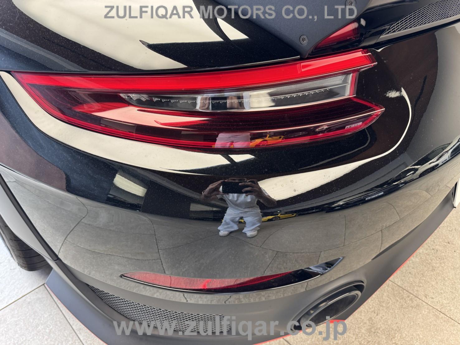 PORSCHE 911 2019 Image 33