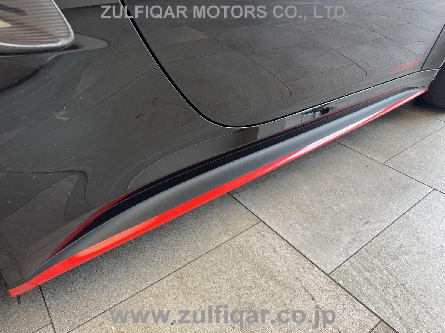 PORSCHE 911 2019 Image 37