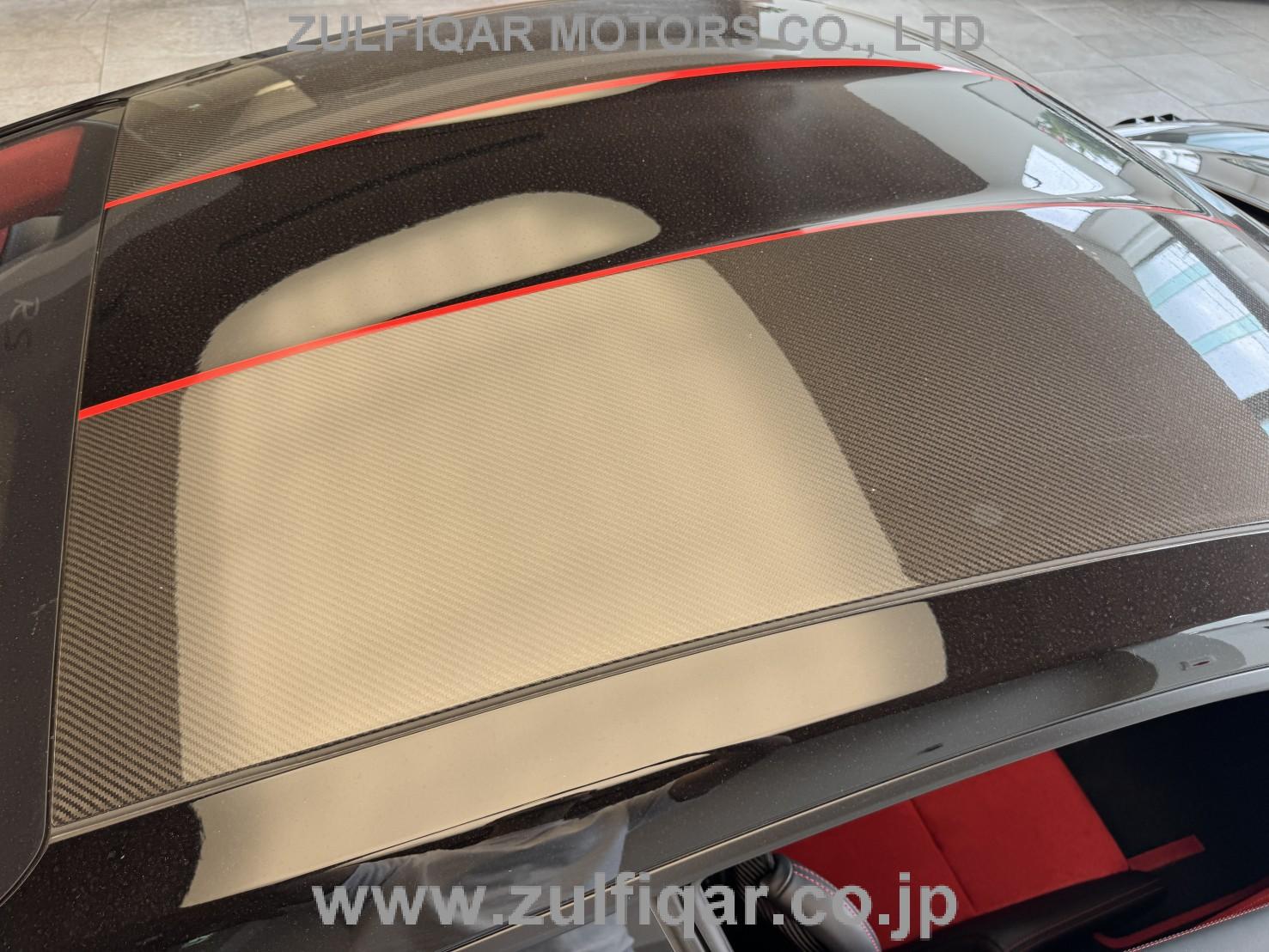 PORSCHE 911 2019 Image 38