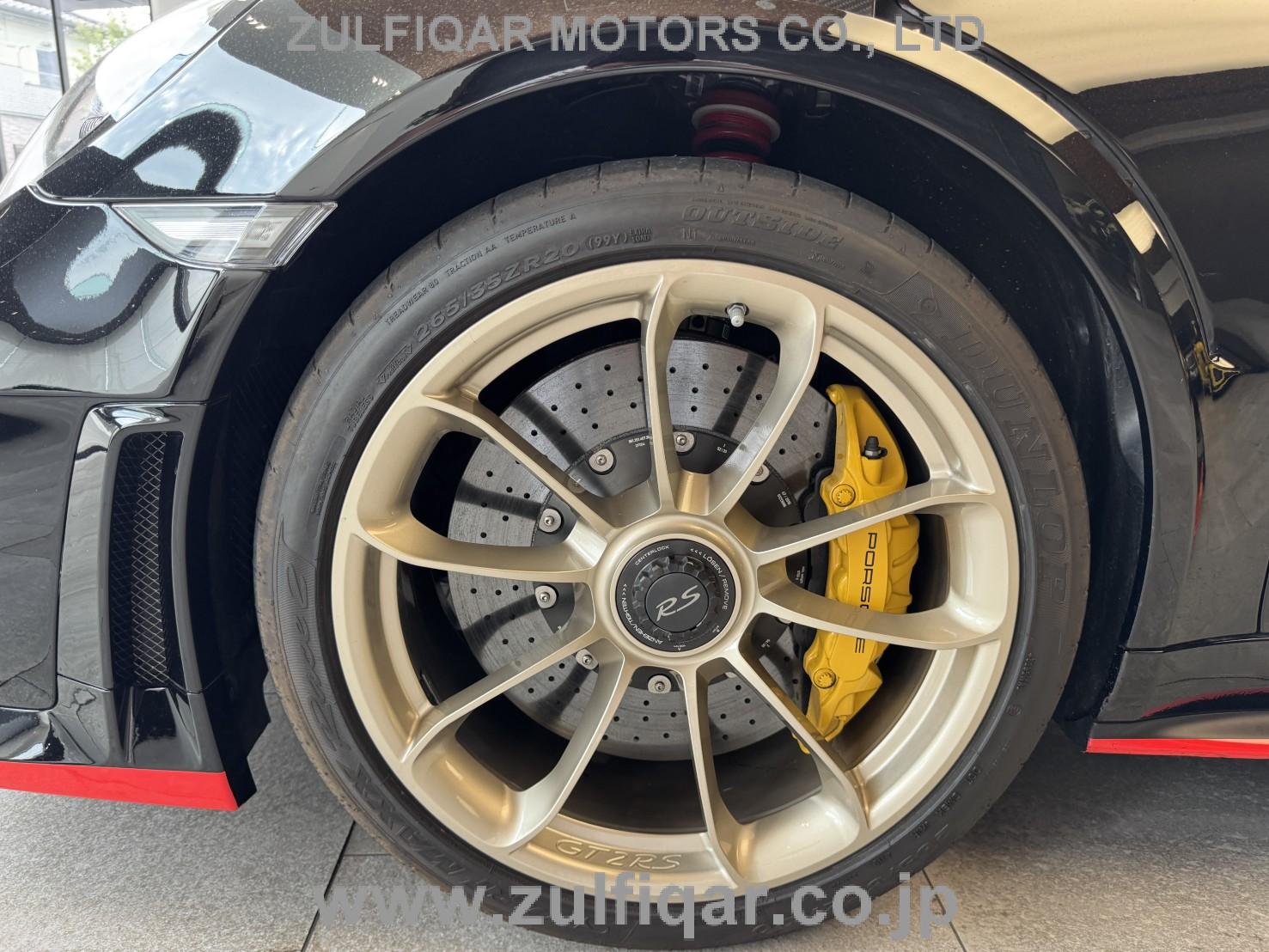 PORSCHE 911 2019 Image 42