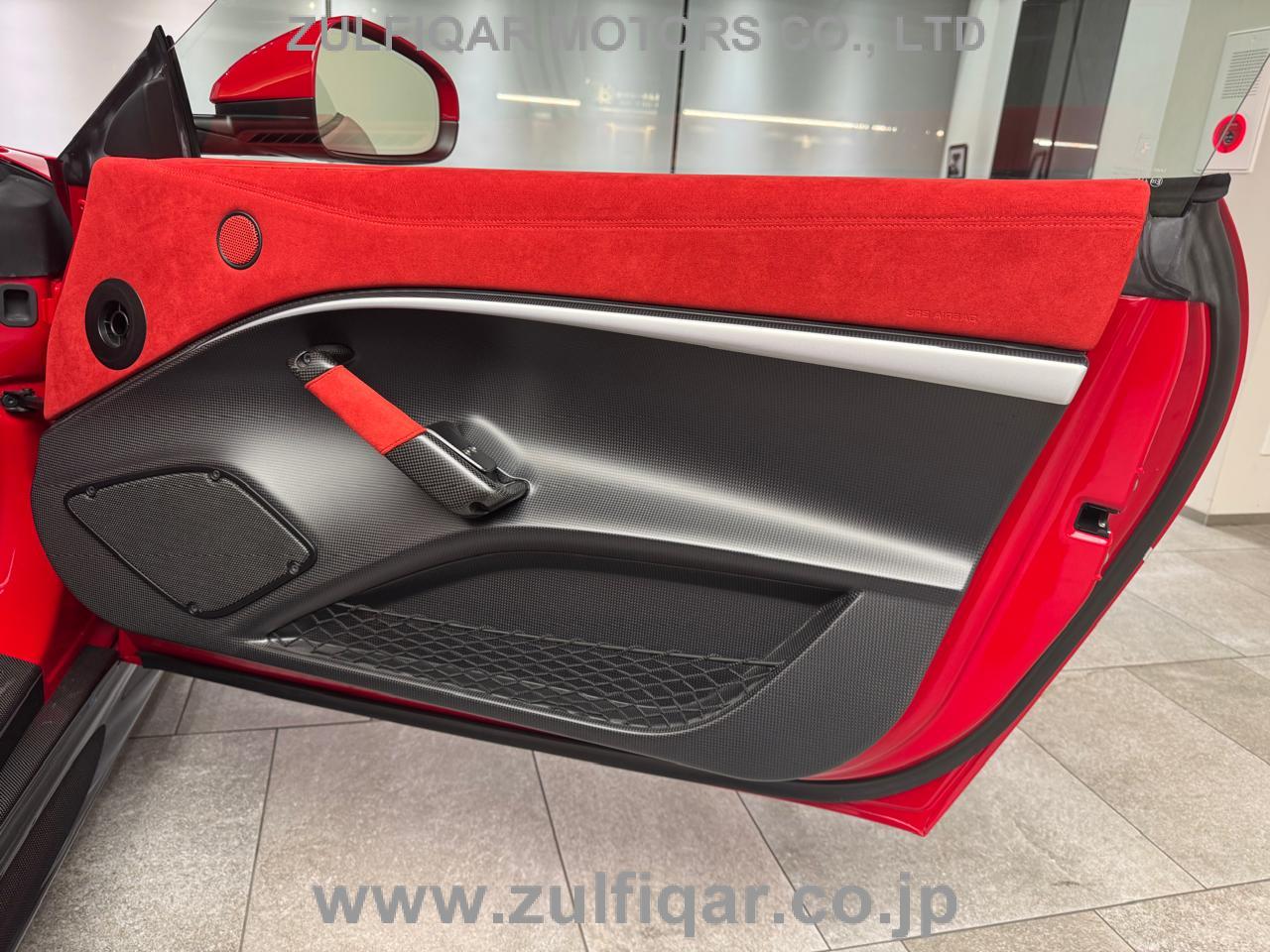 FERRARI F12tdf 2017 Image 31