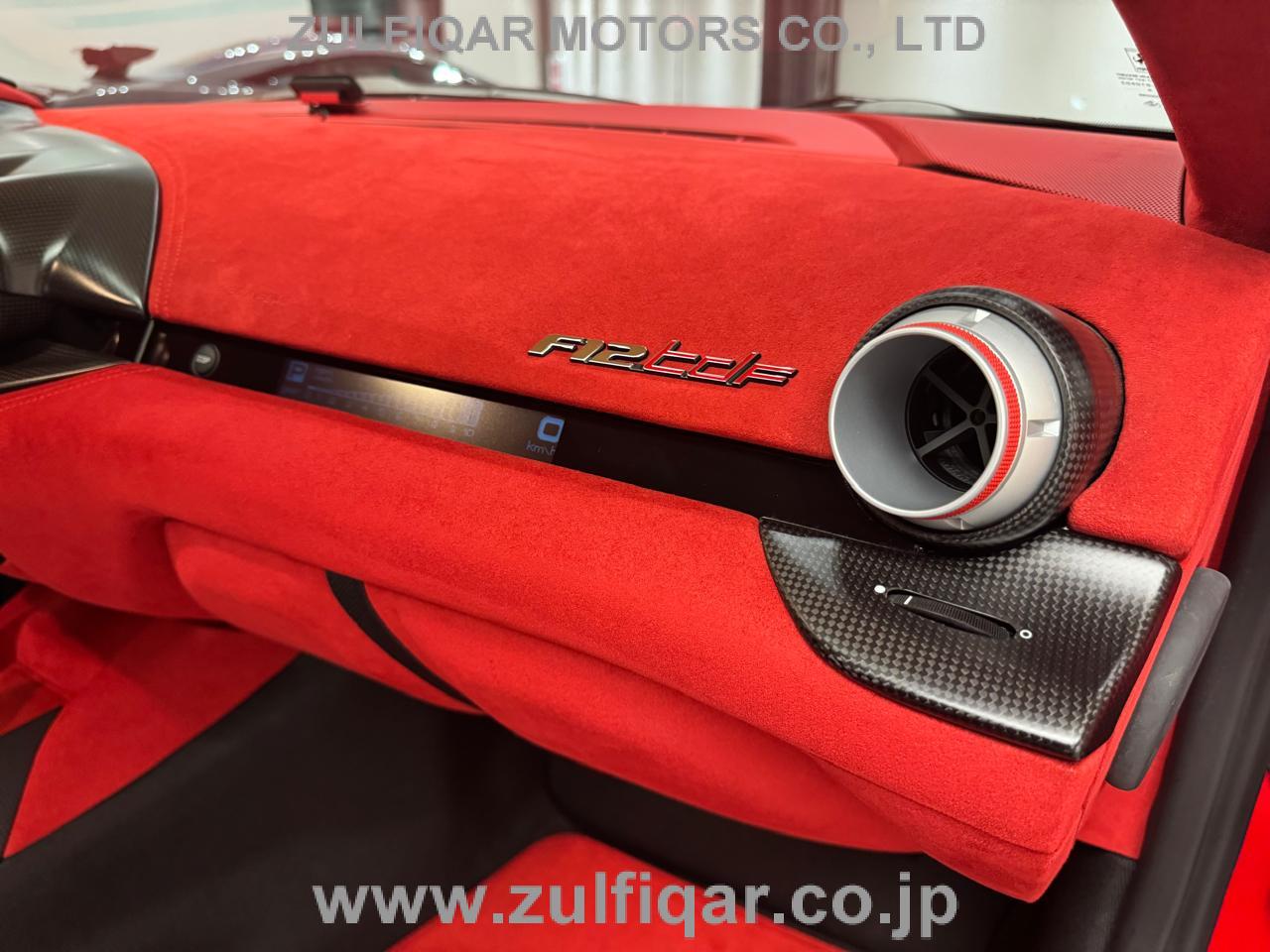FERRARI F12tdf 2017 Image 35