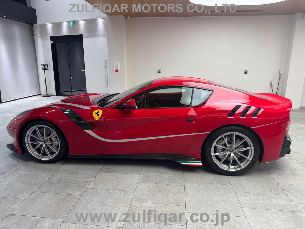 FERRARI F12tdf 2017 Image 8